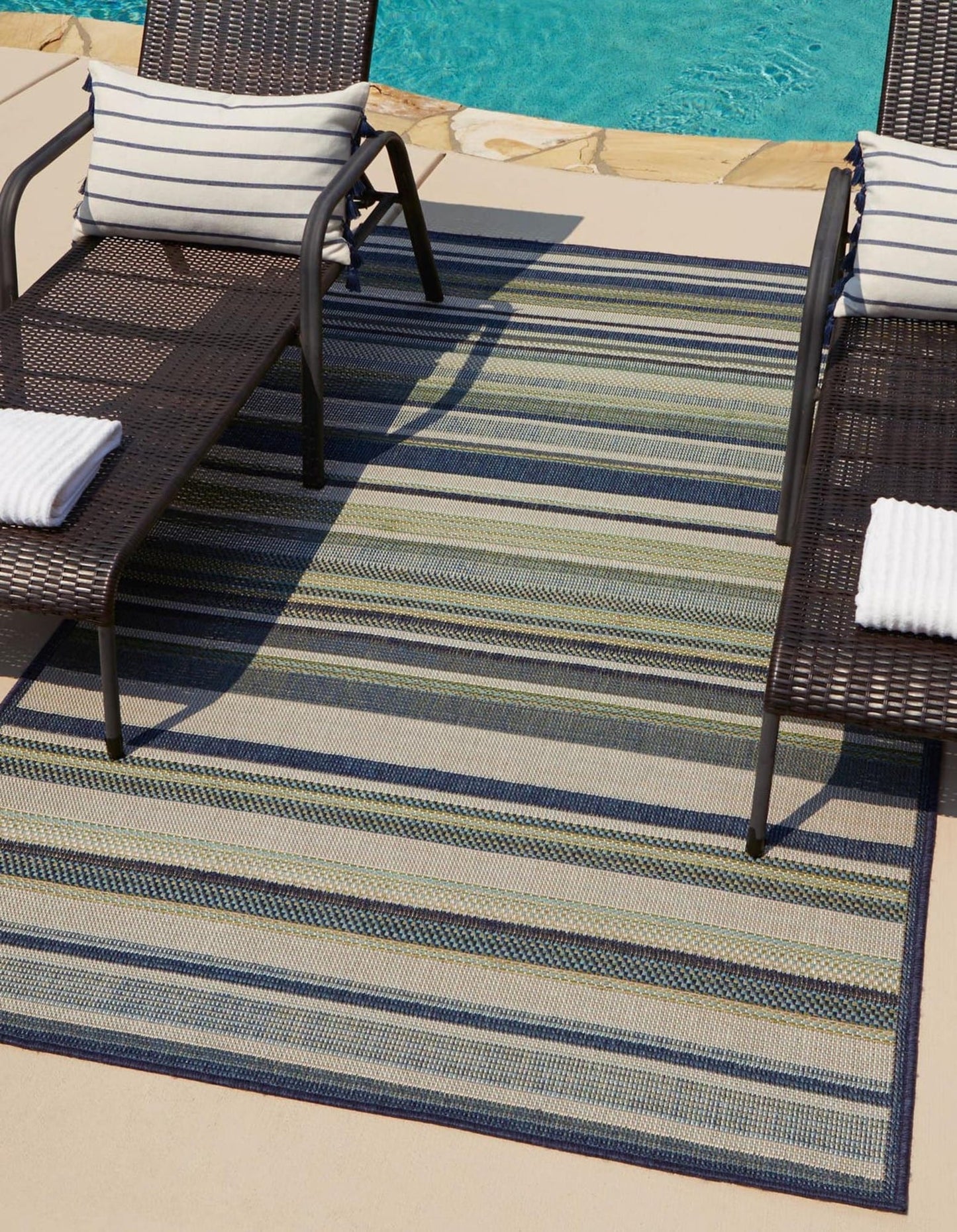 Unique Loom Coronado Baja Outdoor 9 x 12 (ft) Loomed Blue Rectangular Indoor/Outdoor Stripe Coastal Pet Friendly Area rug