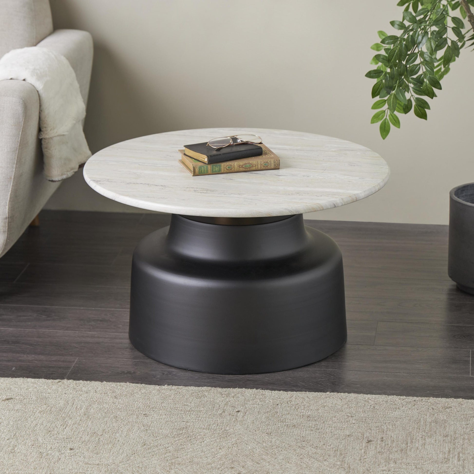 Grayson Lane Modern Round Stone Black 28.5-in W x 16.88-in H Coffee Table