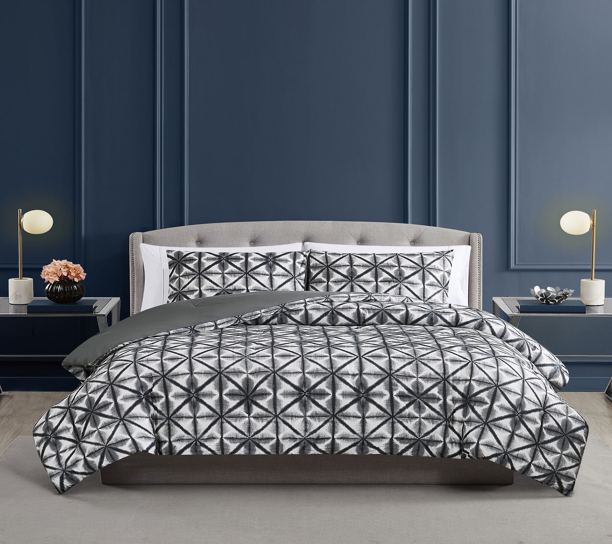 Vince Camuto Classic Shibori 3 Piece King DuvetCover Set