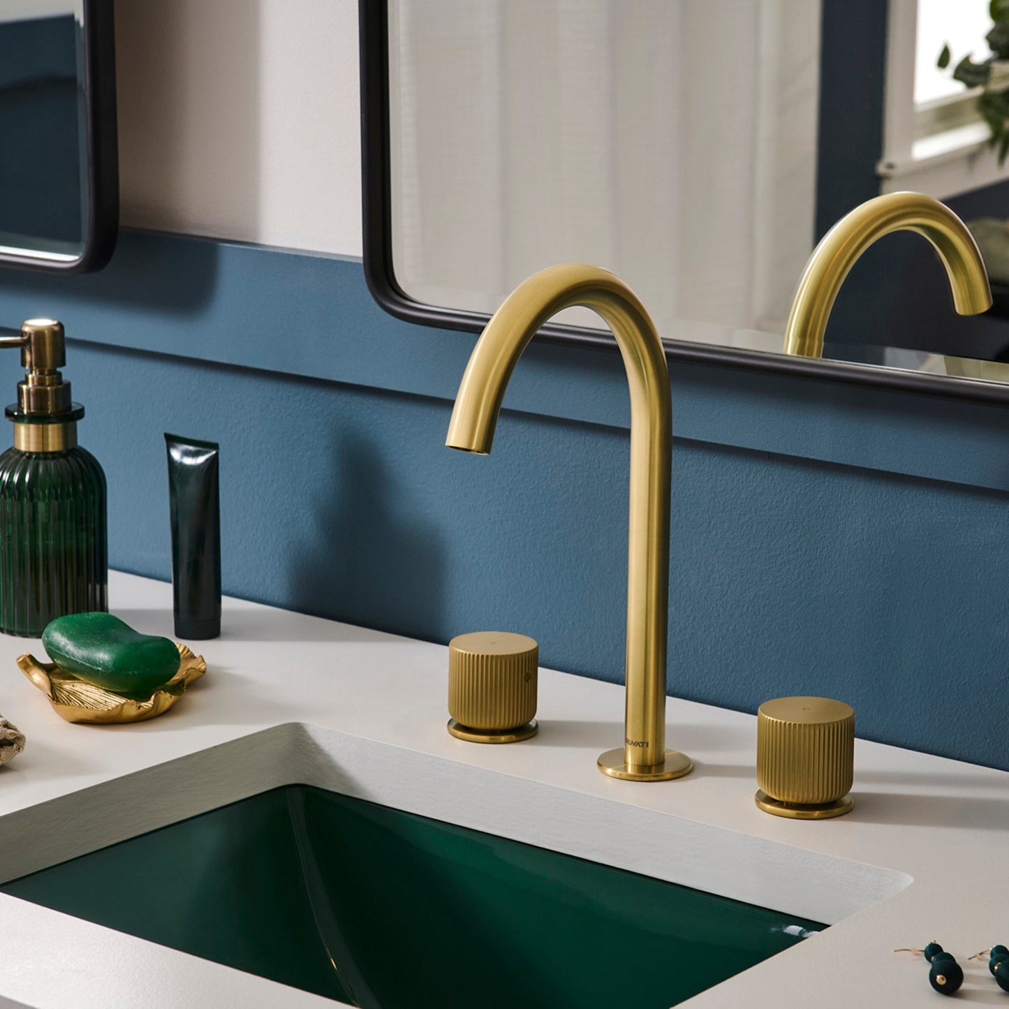 Ruvati Fabio Brushed Gold Single hole 2-handle WaterSense High-arc Residential Handle Bathroom Sink Faucet