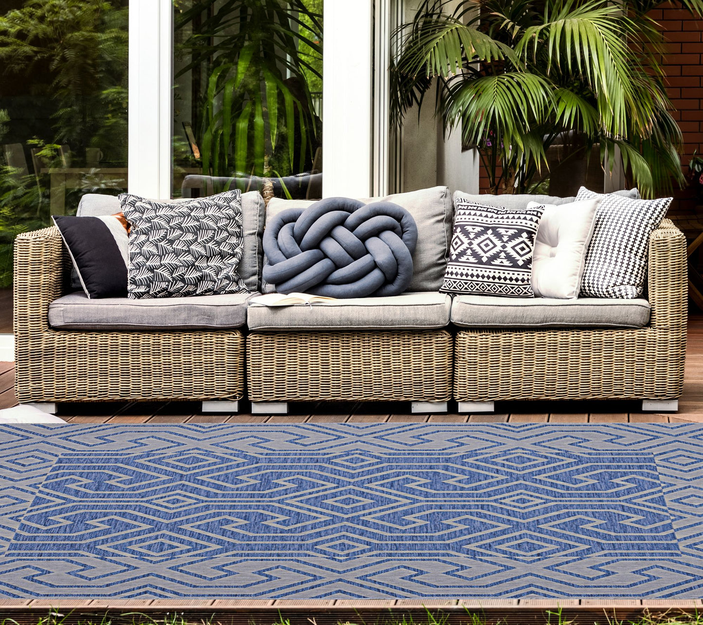 Linon Home Indoor Outdoor Telemetry Area PatioRug 6'6" X 9'6"