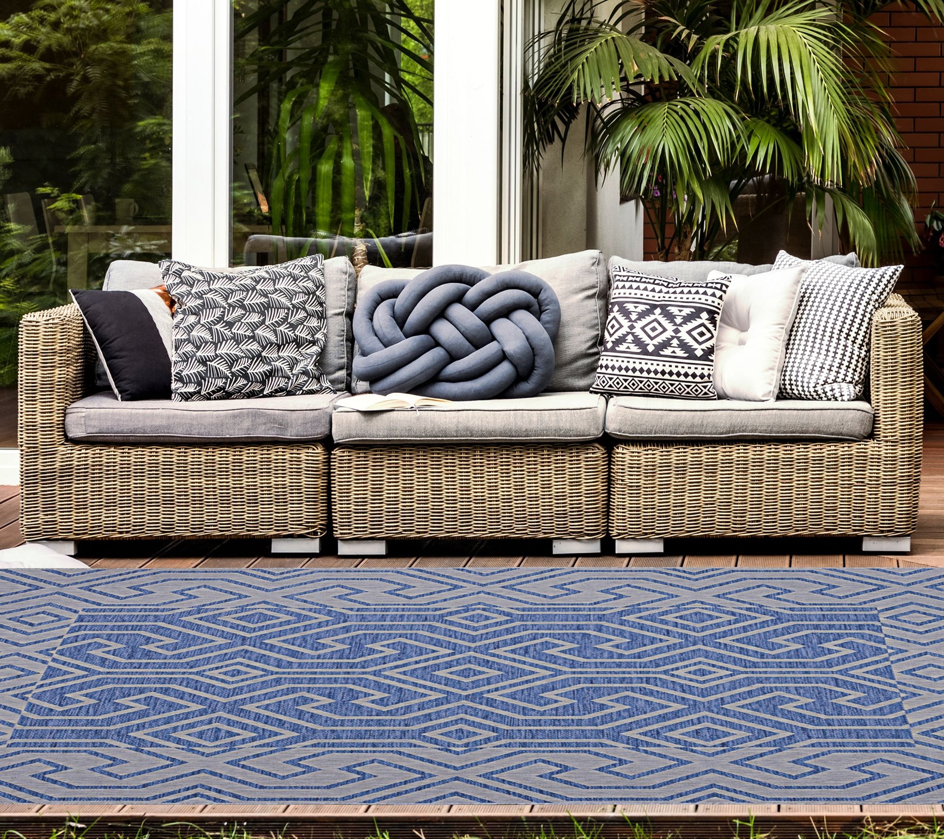 Linon Home Indoor Outdoor Telemetry Area PatioRug 6'6" X 9'6"